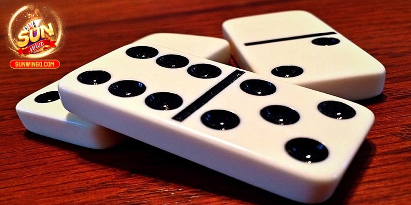 Bài Domino